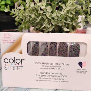 Color Street Press On Nail Design- Grey and green glitter